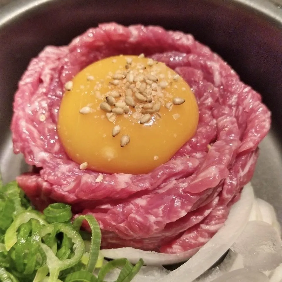 特選赤身炙りユッケ